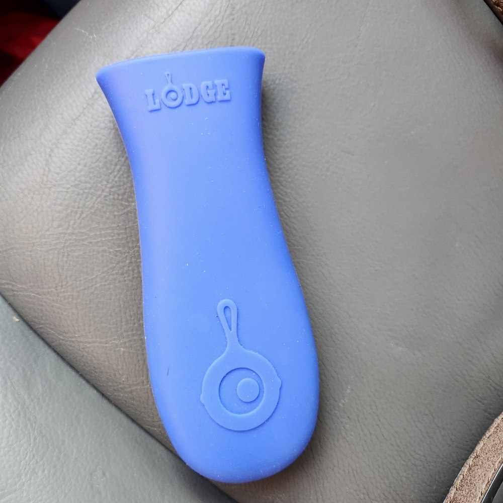 Lodge Blue Silicone Hot Handle Holder